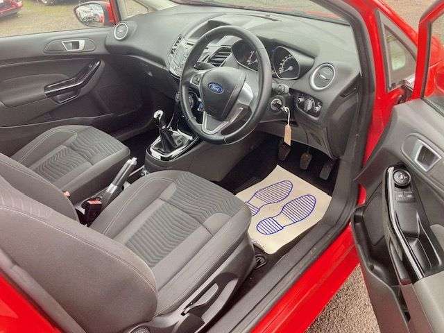 A 2013 FORD FIESTA 1.0T ECOBEOOST ZETEC 3dr (s/s) NEW WETBELT AND SERVICE A 2013 FORD FIESTA 1.0T ECOBEOOST ZETEC 3dr (s/s) NEW WETBELT AND SERVICE