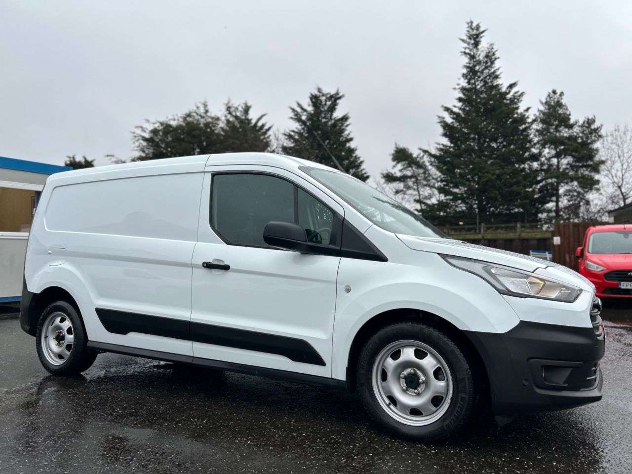 A 2023 FORD TRANSIT CONNECT 1.0 220 EcoBoost LEADER P/V 5dr PETROL L2 ONE OWNER, SERVICE HISTORY A 2023 FORD TRANSIT CONNECT 1.0 220 EcoBoost LEADER P/V 5dr PETROL L2 ONE OWNER, SERVICE HISTORY