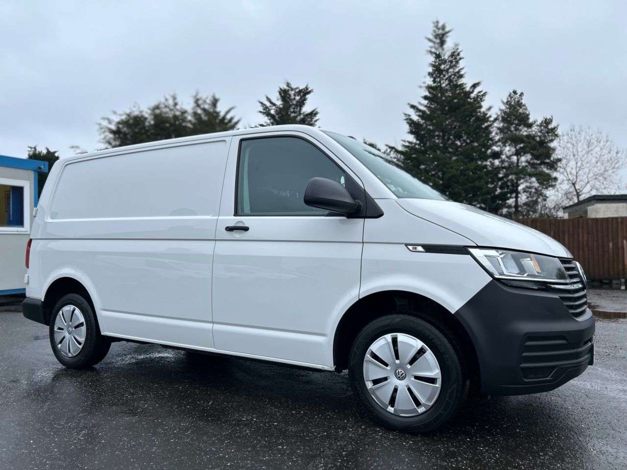 A 2022 VOLKSWAGEN TRANSPORTER 2.0TDI T28 STARTLINE P/V 5dr FWD SWB ONE OWNER, 3 SERVICES A 2022 VOLKSWAGEN TRANSPORTER 2.0TDI T28 STARTLINE P/V 5dr FWD SWB ONE OWNER, 3 SERVICES