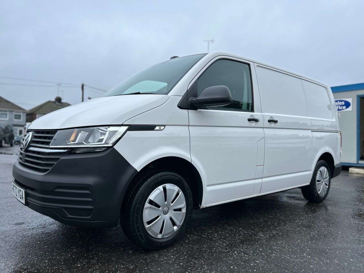 A 2022 VOLKSWAGEN TRANSPORTER 2.0TDI T28 STARTLINE P/V 5dr FWD SWB ONE OWNER, 3 SERVICES A 2022 VOLKSWAGEN TRANSPORTER 2.0TDI T28 STARTLINE P/V 5dr FWD SWB ONE OWNER, 3 SERVICES
