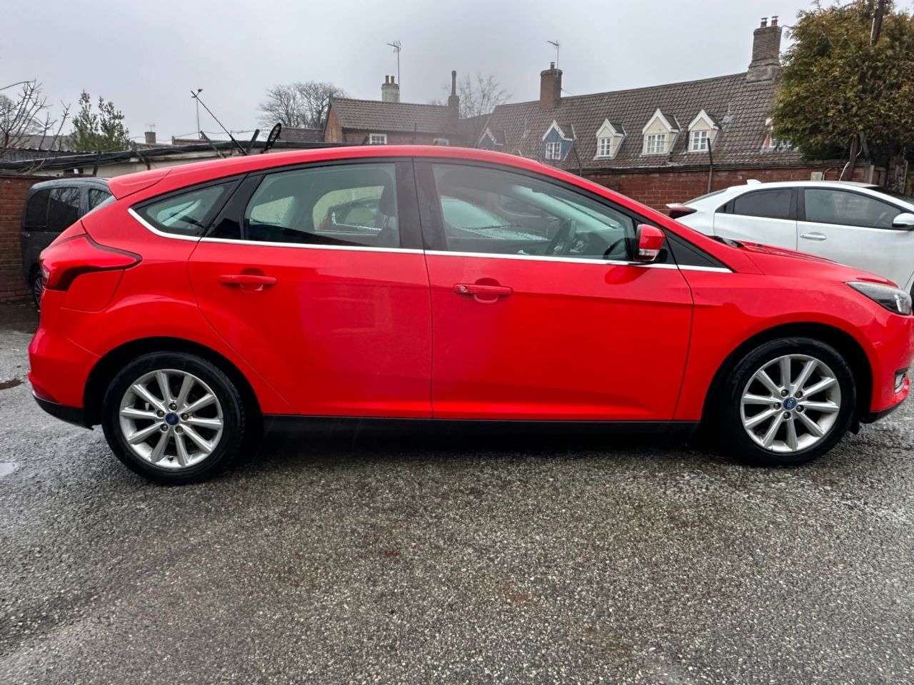 A 2015 FORD FOCUS 1.0T ECOBOOST TITANIUM HATCHBACK 5dr MANUAL EURO 6 (s/s) NEW WET BELT AND S A 2015 FORD FOCUS 1.0T ECOBOOST TITANIUM HATCHBACK 5dr MANUAL EURO 6 (s/s) NEW WET BELT AND S