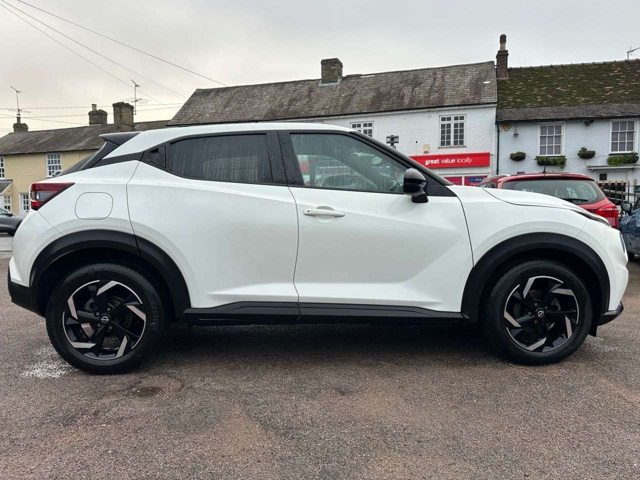 A 2022 NISSAN JUKE 1.0 DIG-T N-CONNECTA SUV 5dr PETROL EURO 6 (s/s) (114 ps) ONE PRIVATE OWNER A 2022 NISSAN JUKE 1.0 DIG-T N-CONNECTA SUV 5dr PETROL EURO 6 (s/s) (114 ps) ONE PRIVATE OWNER