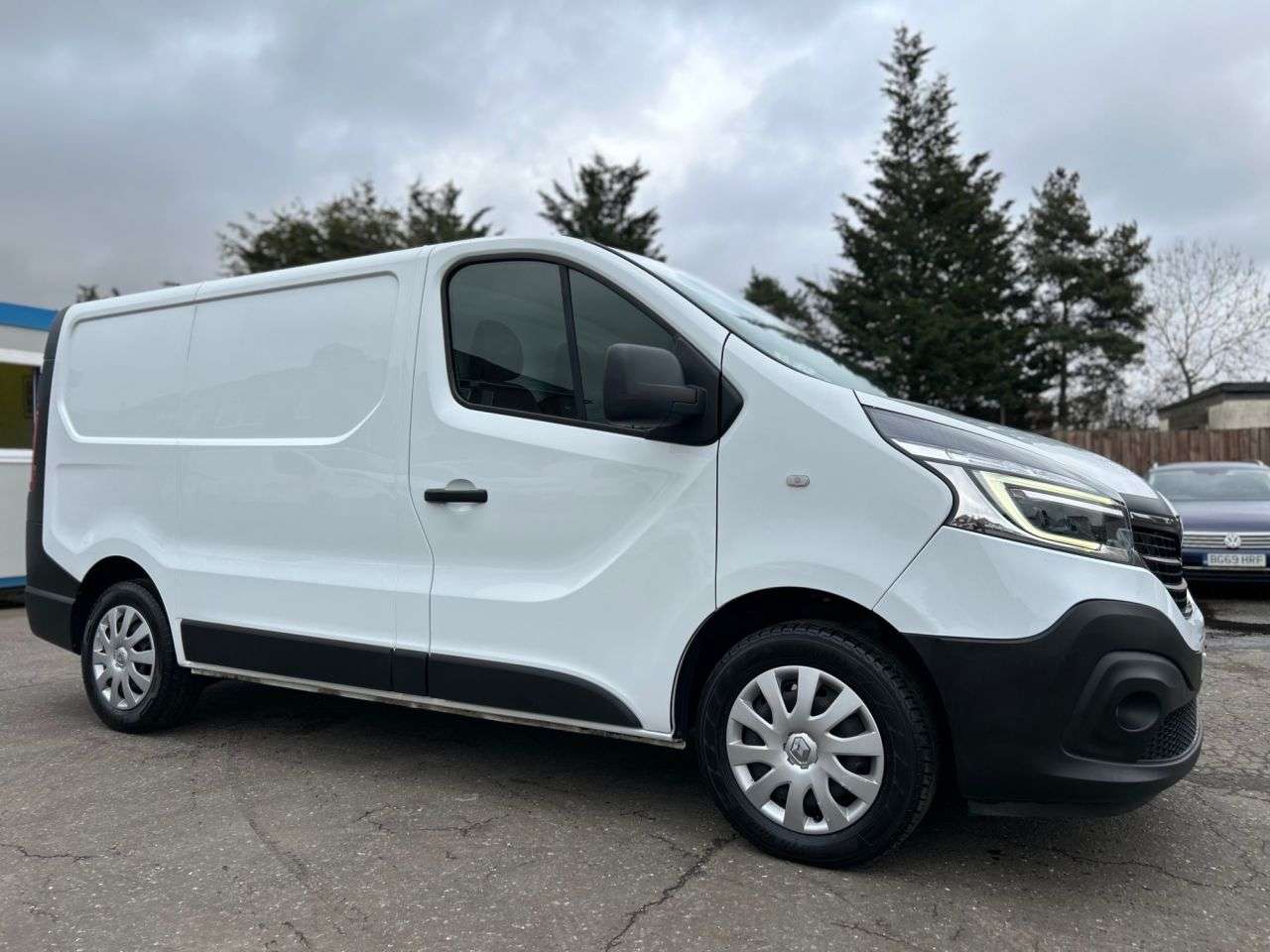 A 2020 RENAULT TRAFIC 2.0dCi ENERGY SL30 BUSINESS P/V 5dr SWB L1H1 ONE OWNER, 2 SERVICES A 2020 RENAULT TRAFIC 2.0dCi ENERGY SL30 BUSINESS P/V 5dr SWB L1H1 ONE OWNER, 2 SERVICES