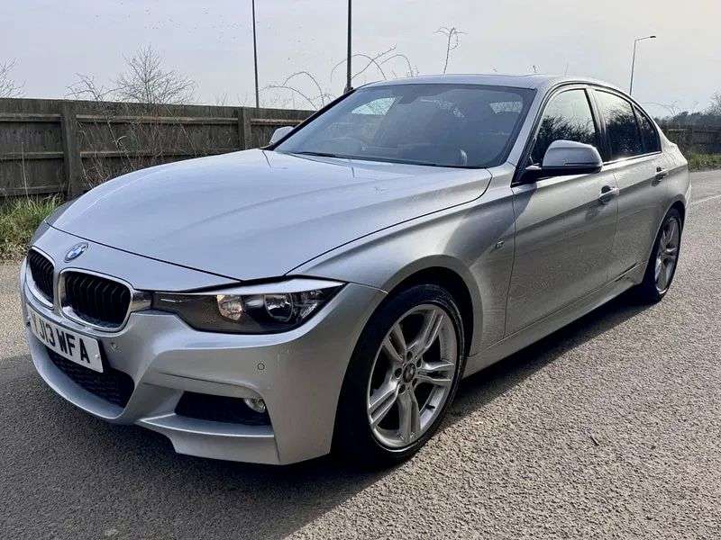 A 2013 BMW 3 SERIES 2.0 320d M SPORT 4dr DIESEL AUTOMATIC (s/s) (184 ps) A 2013 BMW 3 SERIES 2.0 320d M SPORT 4dr DIESEL AUTOMATIC (s/s) (184 ps)