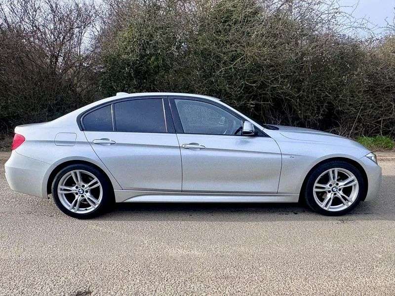 A 2013 BMW 3 SERIES 2.0 320d M SPORT 4dr DIESEL AUTOMATIC (s/s) (184 ps) A 2013 BMW 3 SERIES 2.0 320d M SPORT 4dr DIESEL AUTOMATIC (s/s) (184 ps)