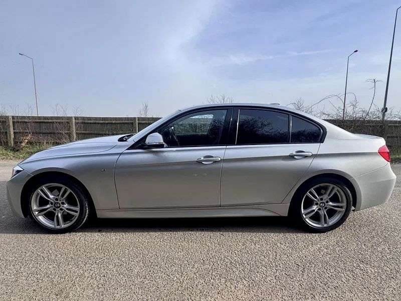 A 2013 BMW 3 SERIES 2.0 320d M SPORT 4dr DIESEL AUTOMATIC (s/s) (184 ps) A 2013 BMW 3 SERIES 2.0 320d M SPORT 4dr DIESEL AUTOMATIC (s/s) (184 ps)