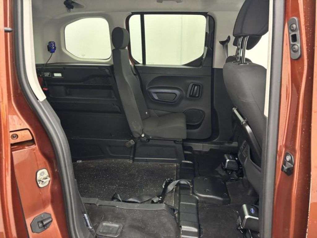 A 2019 PEUGEOT RIFTER 1.5 BLUEHDI ALLURE STANDARD WAV MPV 5dr DIESEL MANUAL EURO 6 WHEELCHAIR ACC A 2019 PEUGEOT RIFTER 1.5 BLUEHDI ALLURE STANDARD WAV MPV 5dr DIESEL MANUAL EURO 6 WHEELCHAIR ACC