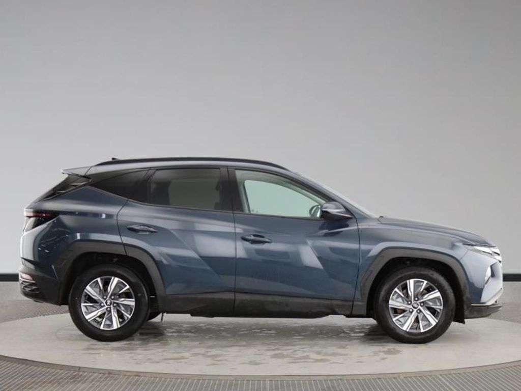 A 2023 HYUNDAI TUCSON 1.6 T-GDi SE CONNECT SUV 5dr PETROL MANUAL EURO 6 (s/s) (150 ps) DUE IN SOO A 2023 HYUNDAI TUCSON 1.6 T-GDi SE CONNECT SUV 5dr PETROL MANUAL EURO 6 (s/s) (150 ps) DUE IN SOO