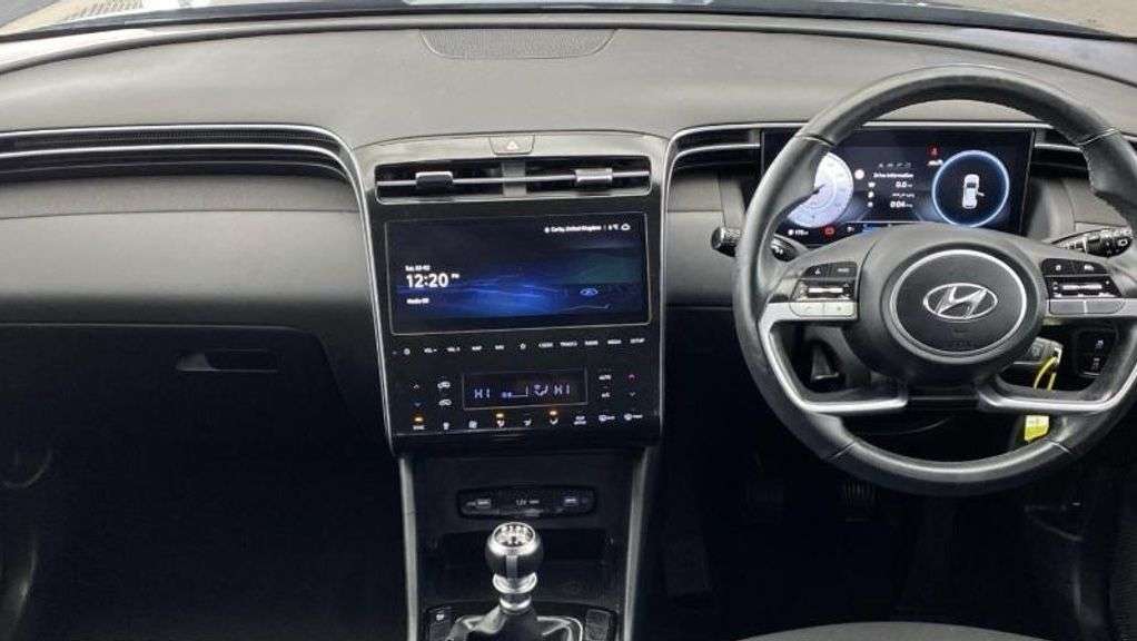 A 2023 HYUNDAI TUCSON 1.6 T-GDi SE CONNECT SUV 5dr PETROL MANUAL EURO 6 (s/s) (150 ps) DUE IN SOO A 2023 HYUNDAI TUCSON 1.6 T-GDi SE CONNECT SUV 5dr PETROL MANUAL EURO 6 (s/s) (150 ps) DUE IN SOO