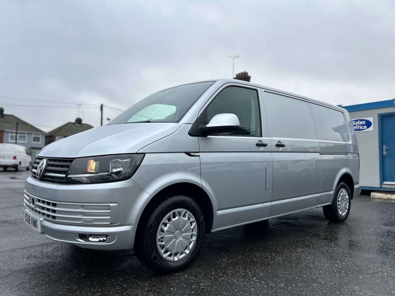 A 2018 VOLKSWAGEN TRANSPORTER 2.0TDI T32 BlueMotion Tech STARTLINE P/V 4dr DSG FWD LWB FINE EXAMPLE, 8 SE A 2018 VOLKSWAGEN TRANSPORTER 2.0TDI T32 BlueMotion Tech STARTLINE P/V 4dr DSG FWD LWB FINE EXAMPLE, 8 SE