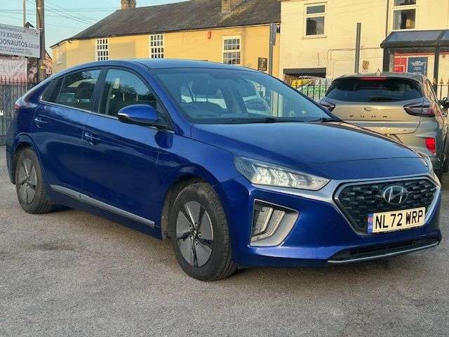 A 2022 HYUNDAI IONIQ 1.6 h-GDi PREMIUM HATCHBACK 5dr PETROL HYBRID DCT EURO 6 (s/s) (141 ps) A 2022 HYUNDAI IONIQ 1.6 h-GDi PREMIUM HATCHBACK 5dr PETROL HYBRID DCT EURO 6 (s/s) (141 ps)