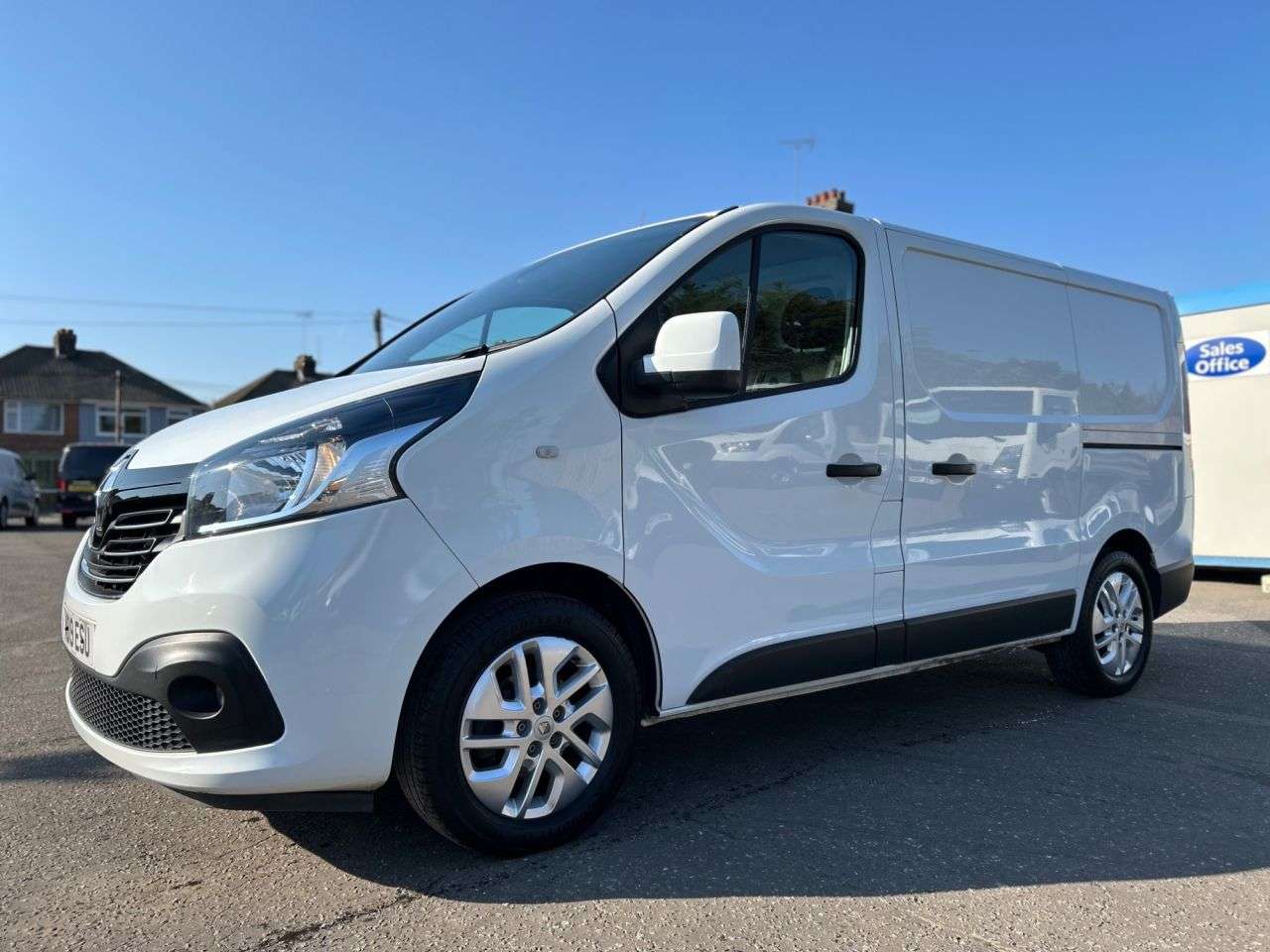 A 2019 RENAULT TRAFIC 1.6dCi ENERGY SL27 SPORT NAV P/V 5dr L1H1 ONE OWNER, 4 SERVICES A 2019 RENAULT TRAFIC 1.6dCi ENERGY SL27 SPORT NAV P/V 5dr L1H1 ONE OWNER, 4 SERVICES