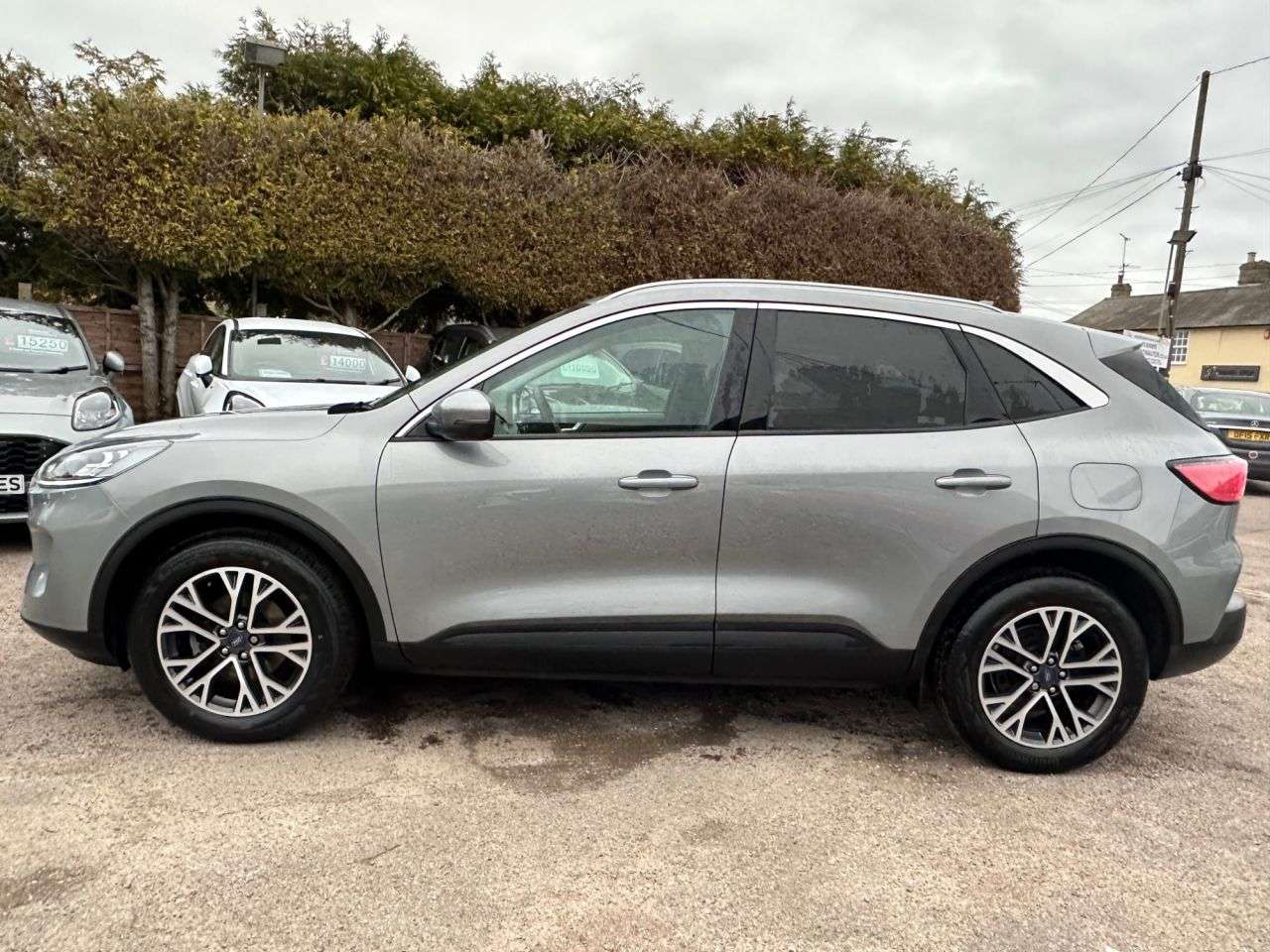 A 2023 FORD KUGA 1.5T ECOBOOST TITANIUM EDITION SUV 5dr PETROL MANUAL EURO 6 (s/s) (150 ps) A 2023 FORD KUGA 1.5T ECOBOOST TITANIUM EDITION SUV 5dr PETROL MANUAL EURO 6 (s/s) (150 ps)
