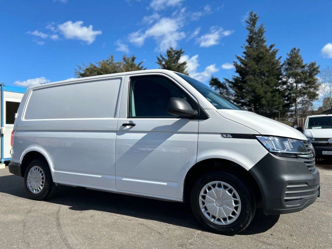 A 2022 VOLKSWAGEN TRANSPORTER 2.0TDI T28 STARTLINE P/V 5dr FWD SWB ONE OWNER, 2 SERVICES A 2022 VOLKSWAGEN TRANSPORTER 2.0TDI T28 STARTLINE P/V 5dr FWD SWB ONE OWNER, 2 SERVICES