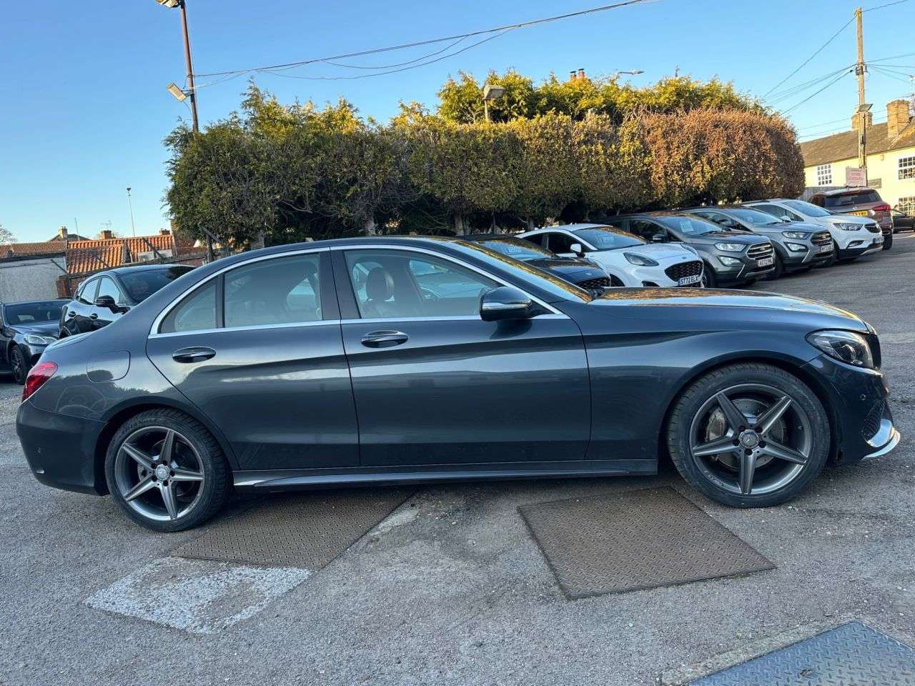 A 2015 MERCEDES-BENZ C-CLASS 2.1 C220 BlueTEC AMG LINE SALOON 4dr DIESEL G-TRONIC+ EURO 6 (s/s) (170 ps) A 2015 MERCEDES-BENZ C-CLASS 2.1 C220 BlueTEC AMG LINE SALOON 4dr DIESEL G-TRONIC+ EURO 6 (s/s) (170 ps)