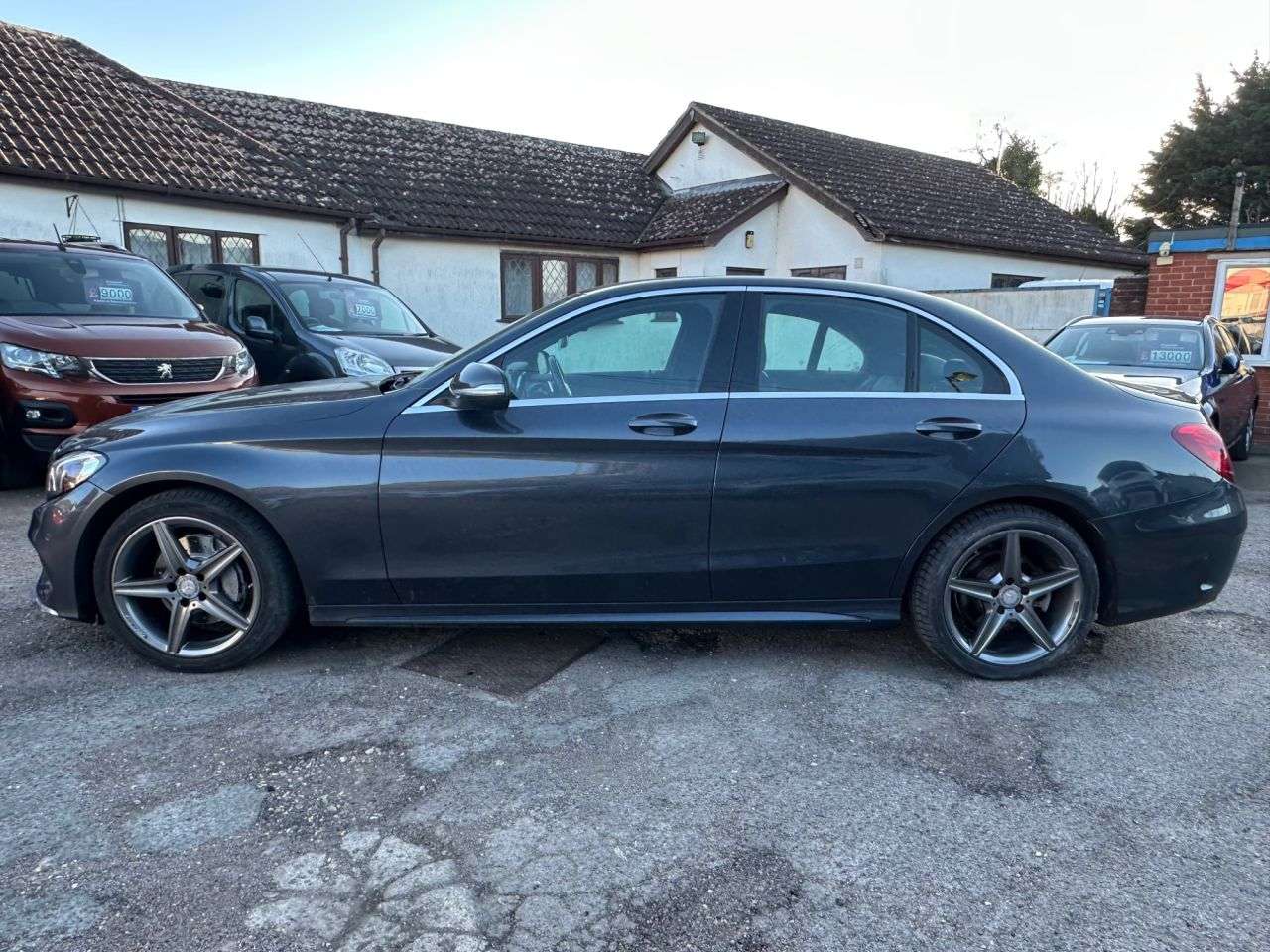 A 2015 MERCEDES-BENZ C-CLASS 2.1 C220 BlueTEC AMG LINE SALOON 4dr DIESEL G-TRONIC+ EURO 6 (s/s) (170 ps) A 2015 MERCEDES-BENZ C-CLASS 2.1 C220 BlueTEC AMG LINE SALOON 4dr DIESEL G-TRONIC+ EURO 6 (s/s) (170 ps)