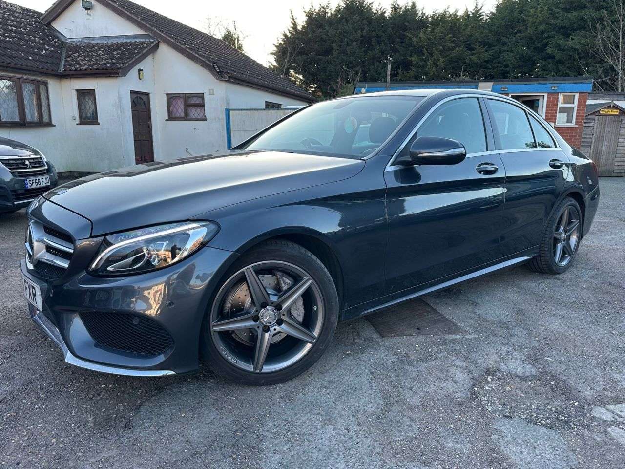 A 2015 MERCEDES-BENZ C-CLASS 2.1 C220 BlueTEC AMG LINE SALOON 4dr DIESEL G-TRONIC+ EURO 6 (s/s) (170 ps) A 2015 MERCEDES-BENZ C-CLASS 2.1 C220 BlueTEC AMG LINE SALOON 4dr DIESEL G-TRONIC+ EURO 6 (s/s) (170 ps)