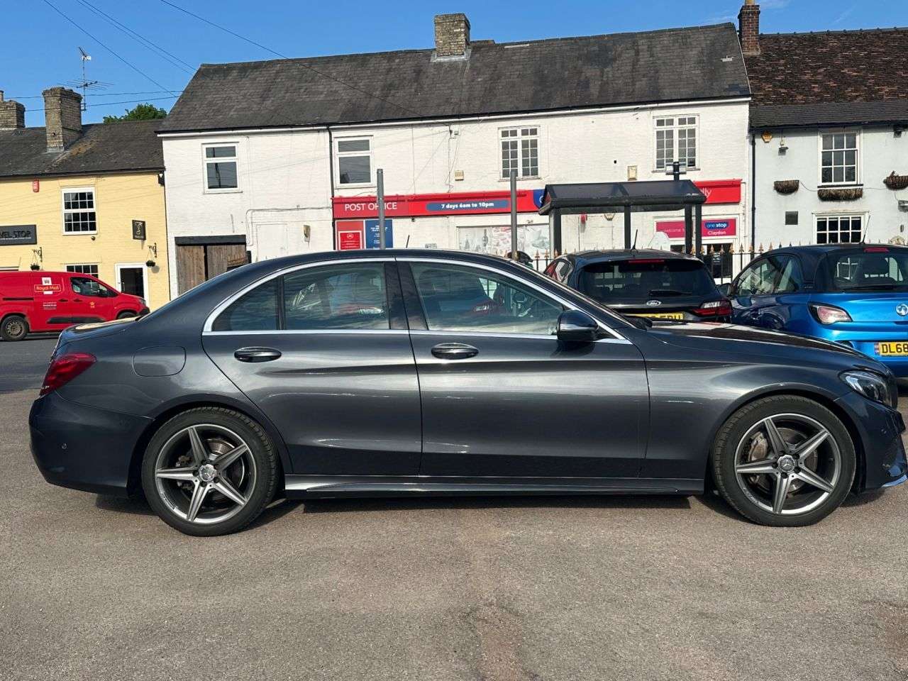 A 2015 MERCEDES-BENZ C-CLASS 2.1 C220 BlueTEC AMG LINE SALOON 4dr DIESEL G-TRONIC+ EURO 6 (s/s) (170 ps) A 2015 MERCEDES-BENZ C-CLASS 2.1 C220 BlueTEC AMG LINE SALOON 4dr DIESEL G-TRONIC+ EURO 6 (s/s) (170 ps)