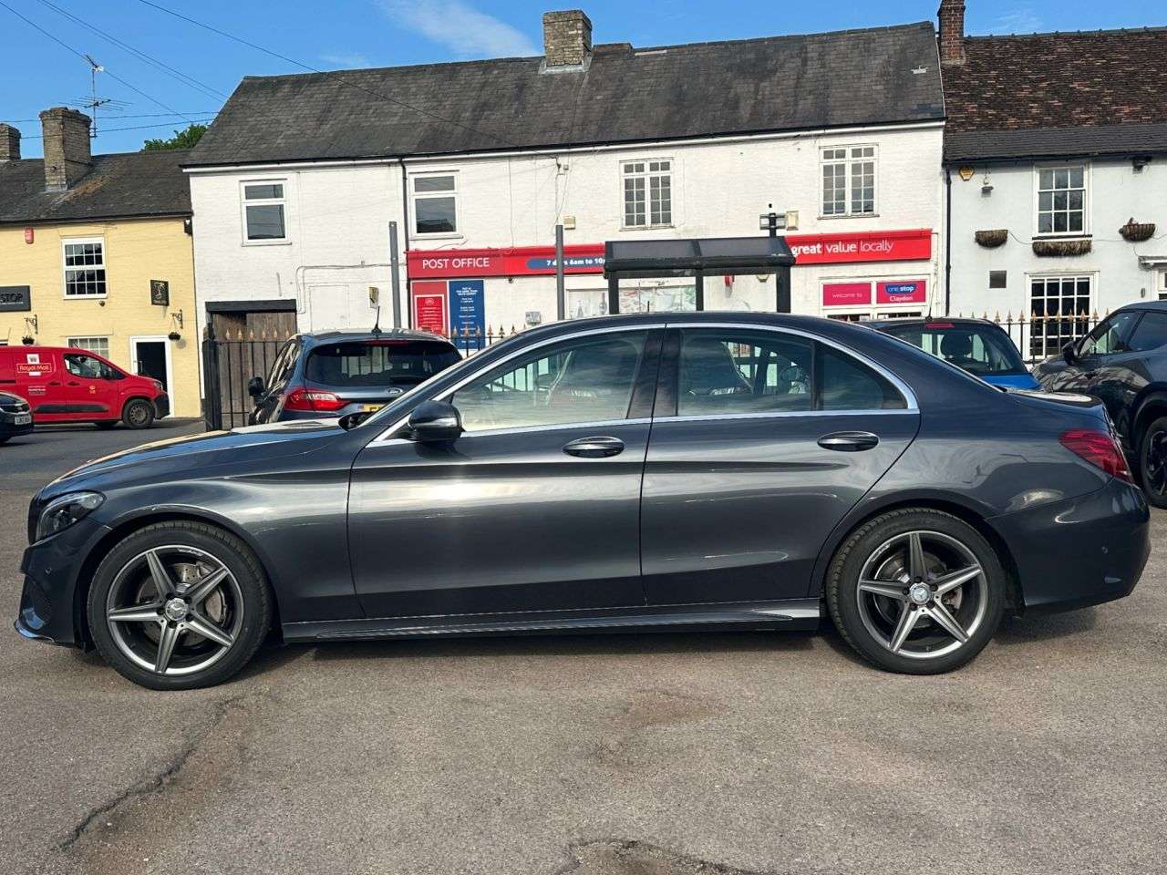 A 2015 MERCEDES-BENZ C-CLASS 2.1 C220 BlueTEC AMG LINE SALOON 4dr DIESEL G-TRONIC+ EURO 6 (s/s) (170 ps) A 2015 MERCEDES-BENZ C-CLASS 2.1 C220 BlueTEC AMG LINE SALOON 4dr DIESEL G-TRONIC+ EURO 6 (s/s) (170 ps)