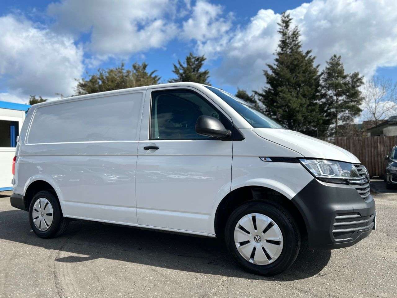 A 2023 VOLKSWAGEN TRANSPORTER 2.0TDI T28 STARTLINE P/V 5dr FWD SWB ONE OWNER, SERVICE HISTORY A 2023 VOLKSWAGEN TRANSPORTER 2.0TDI T28 STARTLINE P/V 5dr FWD SWB ONE OWNER, SERVICE HISTORY