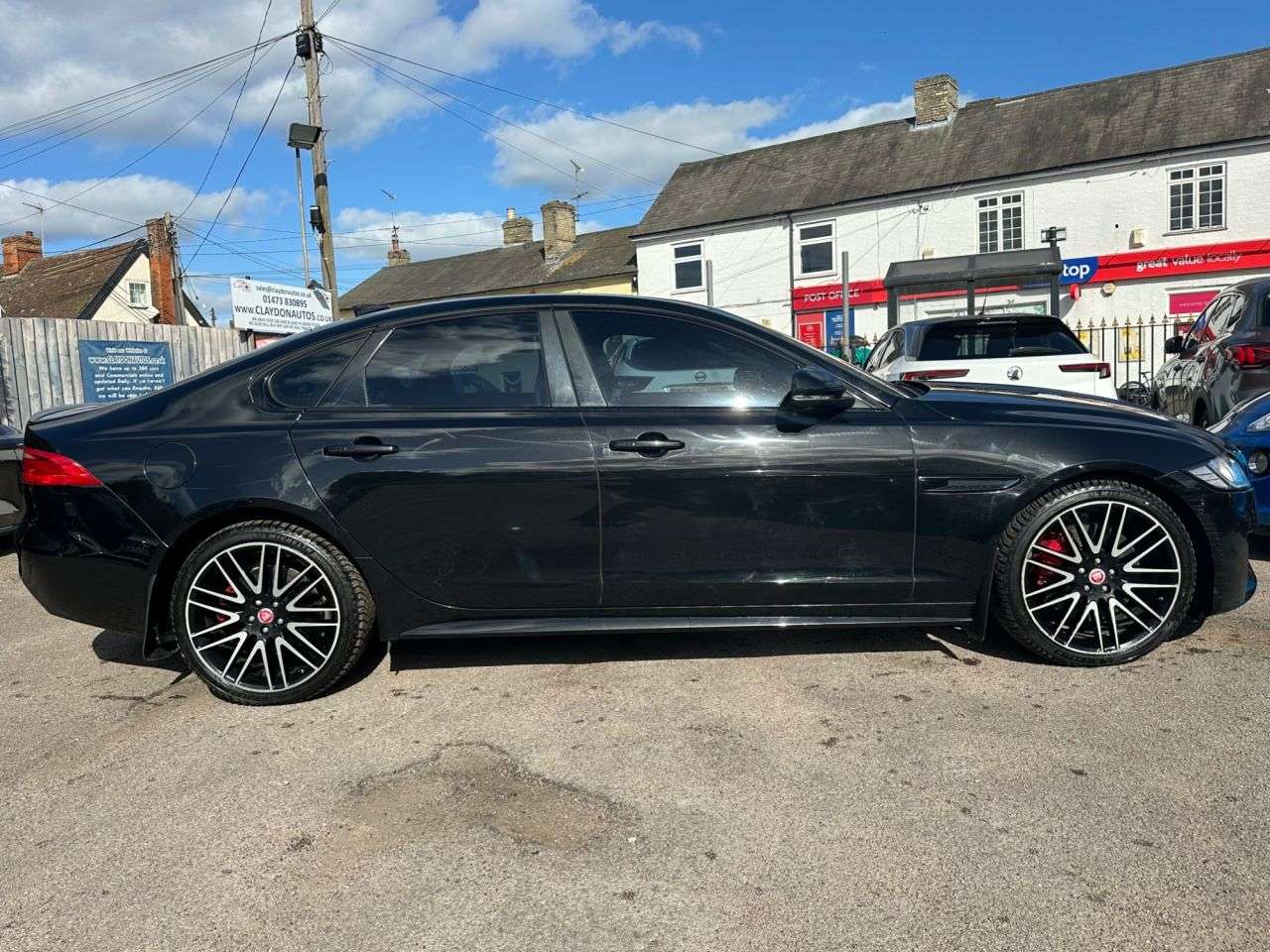 A 2016 JAGUAR XF 3.0d V6 S SALOON 4dr DIESEL AUTOMATIC EURO 6 (s/s) (300 ps) A 2016 JAGUAR XF 3.0d V6 S SALOON 4dr DIESEL AUTOMATIC EURO 6 (s/s) (300 ps)