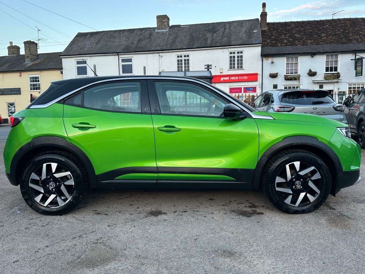 A 2021 VAUXHALL MOKKA ELECTRIC 50kWh ELITE NAV PREMIUM SUV 5dr ELECTRIC AUTOMATIC (136 ps) A 2021 VAUXHALL MOKKA ELECTRIC 50kWh ELITE NAV PREMIUM SUV 5dr ELECTRIC AUTOMATIC (136 ps)