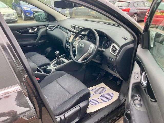 A 2017 NISSAN QASHQAI 1.6 dCi N-CONNECTA SUV 5dr DiIESEL MANUAL2WD EURO 6 (s/s) (130 ps) A 2017 NISSAN QASHQAI 1.6 dCi N-CONNECTA SUV 5dr DiIESEL MANUAL2WD EURO 6 (s/s) (130 ps)