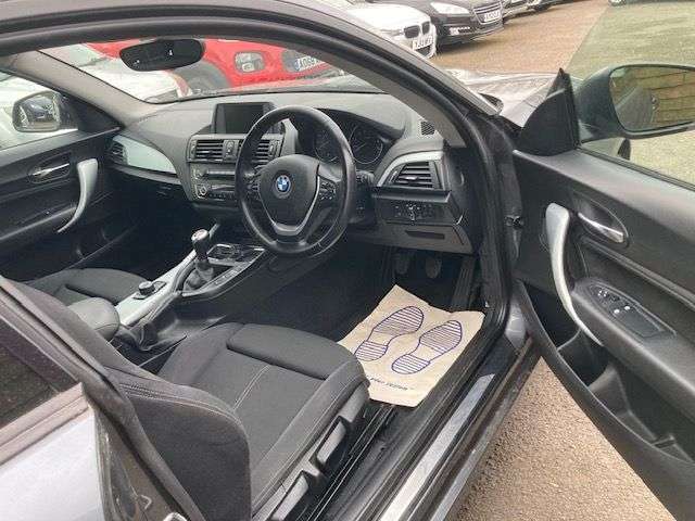 A 2013 BMW 1 SERIES 1.6 116i SPORT HATCHBACK 3dr PETROL MANUAL EURO 6 (s/s) (136 ps) A 2013 BMW 1 SERIES 1.6 116i SPORT HATCHBACK 3dr PETROL MANUAL EURO 6 (s/s) (136 ps)