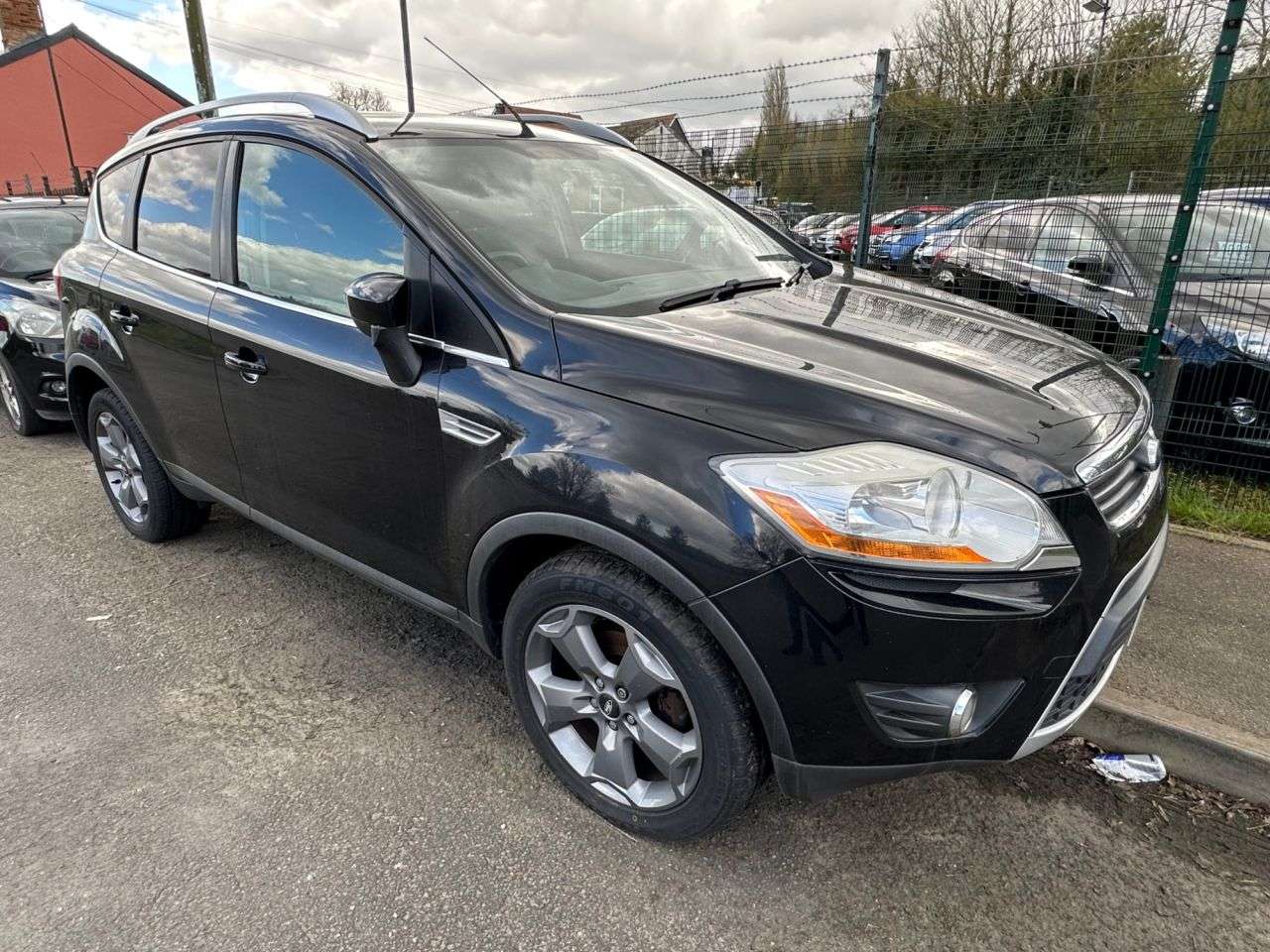 A 2010 FORD KUGA 2.0 TDCi ZETEC SUV 5dr DIESEL MANUAL 2WD (136 ps) PART EX TO CLEAR A 2010 FORD KUGA 2.0 TDCi ZETEC SUV 5dr DIESEL MANUAL 2WD (136 ps) PART EX TO CLEAR