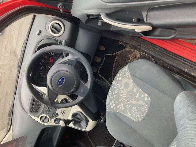 A 2011 FORD KA STUDIO A 2011 FORD KA STUDIO