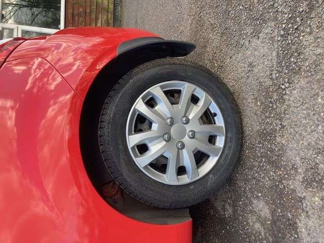 2011 FORD KA 2011 FORD KA