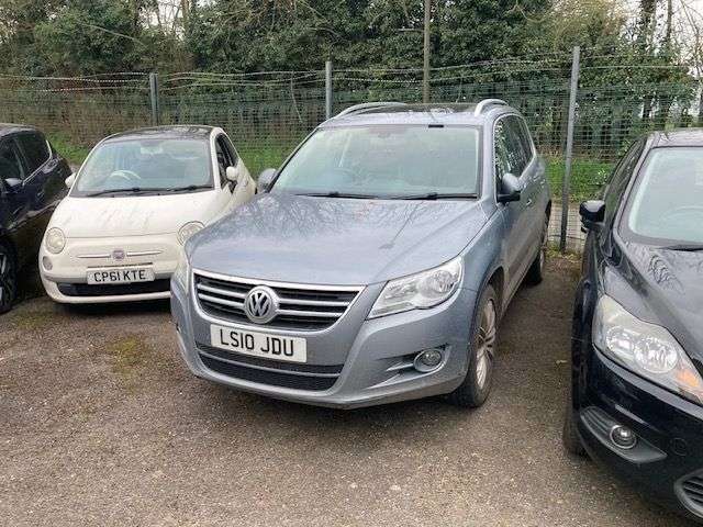 A 2010 VOLKSWAGEN TIGUAN 2.0 TDI SPORT SUV 5dr DIESEL AUTOMATIC 4WD (140 ps) WITH SERVICE HISTORY A 2010 VOLKSWAGEN TIGUAN 2.0 TDI SPORT SUV 5dr DIESEL AUTOMATIC 4WD (140 ps) WITH SERVICE HISTORY