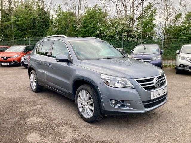 A 2010 VOLKSWAGEN TIGUAN 2.0 TDI SPORT SUV 5dr DIESEL AUTOMATIC 4WD (140 ps) WITH SERVICE HISTORY A 2010 VOLKSWAGEN TIGUAN 2.0 TDI SPORT SUV 5dr DIESEL AUTOMATIC 4WD (140 ps) WITH SERVICE HISTORY