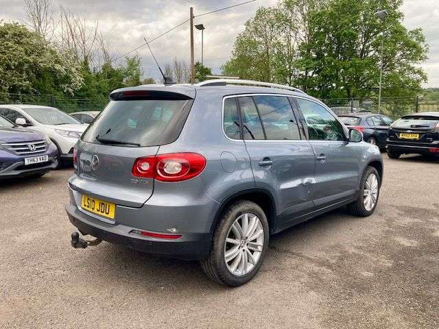 A 2010 VOLKSWAGEN TIGUAN 2.0 TDI SPORT SUV 5dr DIESEL AUTOMATIC 4WD (140 ps) WITH SERVICE HISTORY A 2010 VOLKSWAGEN TIGUAN 2.0 TDI SPORT SUV 5dr DIESEL AUTOMATIC 4WD (140 ps) WITH SERVICE HISTORY