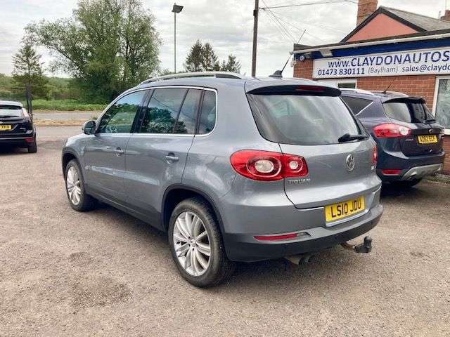 A 2010 VOLKSWAGEN TIGUAN 2.0 TDI SPORT SUV 5dr DIESEL AUTOMATIC 4WD (140 ps) WITH SERVICE HISTORY A 2010 VOLKSWAGEN TIGUAN 2.0 TDI SPORT SUV 5dr DIESEL AUTOMATIC 4WD (140 ps) WITH SERVICE HISTORY