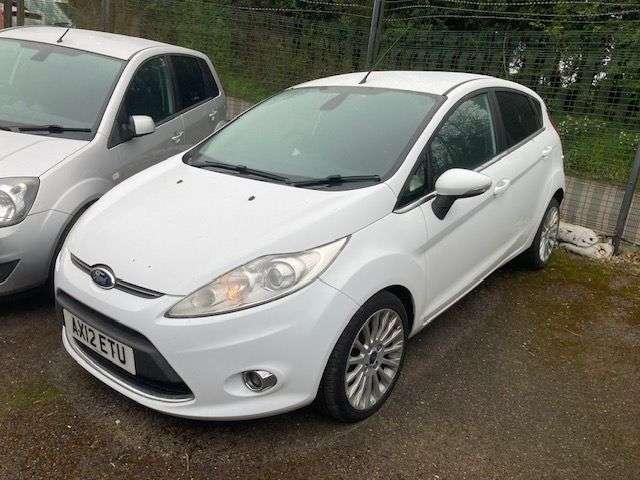 A 2012 FORD FIESTA 1.4 TITANIUM HATCHBACK 5dr PETROL MANUAL (130 g/km, 94 bhp) A 2012 FORD FIESTA 1.4 TITANIUM HATCHBACK 5dr PETROL MANUAL (130 g/km, 94 bhp)