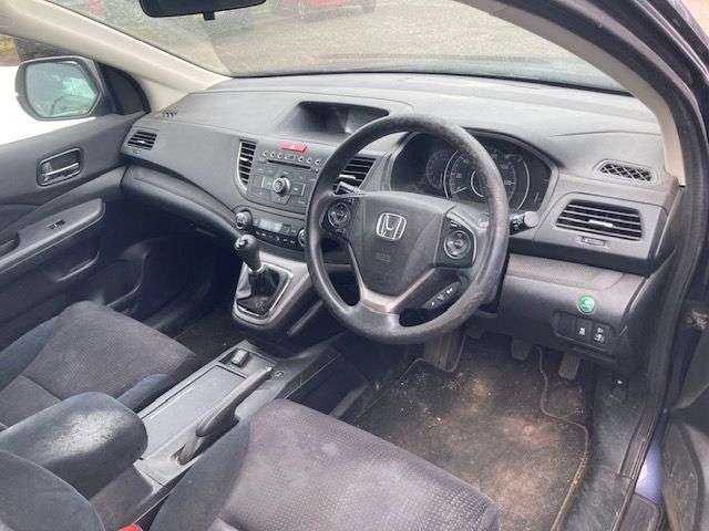 A 2013 HONDA CR-V 2.0 i-VTEC S SUV 5dr PETROL MANUAL 4WD (s/s) (155 ps) A 2013 HONDA CR-V 2.0 i-VTEC S SUV 5dr PETROL MANUAL 4WD (s/s) (155 ps)