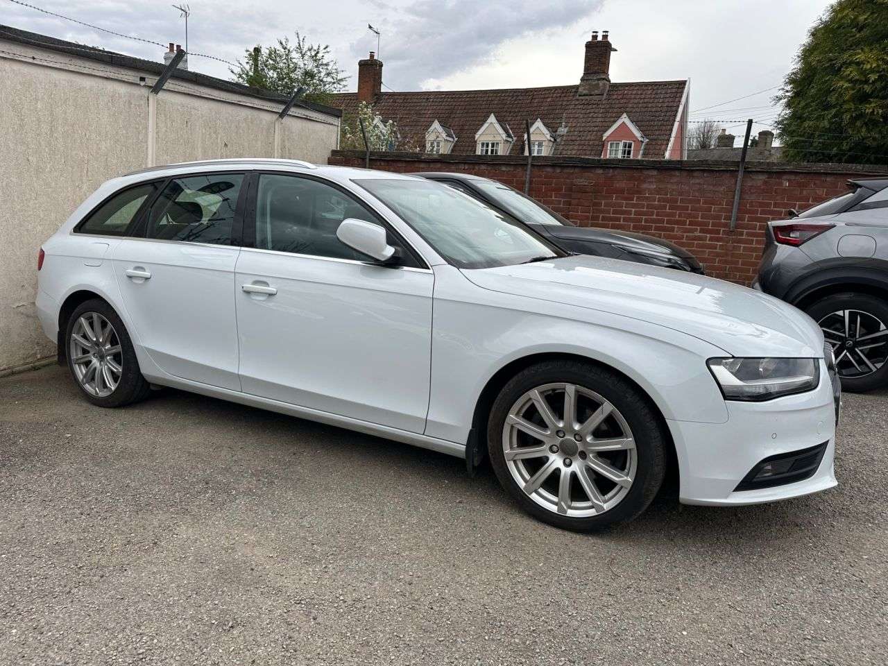 A 2014 AUDI A4 AVANT 2.0 TDI SE TECHNIK ESTATE 5dr DIESEL MULTITRONIC (s/s) (177 ps) A 2014 AUDI A4 AVANT 2.0 TDI SE TECHNIK ESTATE 5dr DIESEL MULTITRONIC (s/s) (177 ps)