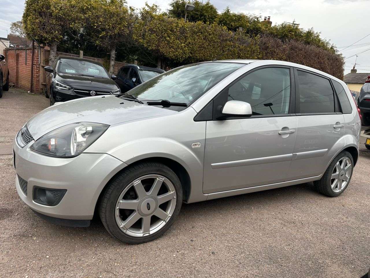 A 2007 FORD FIESTA 1.4 TD ZETEC CLIMATE HATCHBACK 5dr DIESEL MANUAL (119 g/km, 67 bhp) LOW MIL A 2007 FORD FIESTA 1.4 TD ZETEC CLIMATE HATCHBACK 5dr DIESEL MANUAL (119 g/km, 67 bhp) LOW MIL