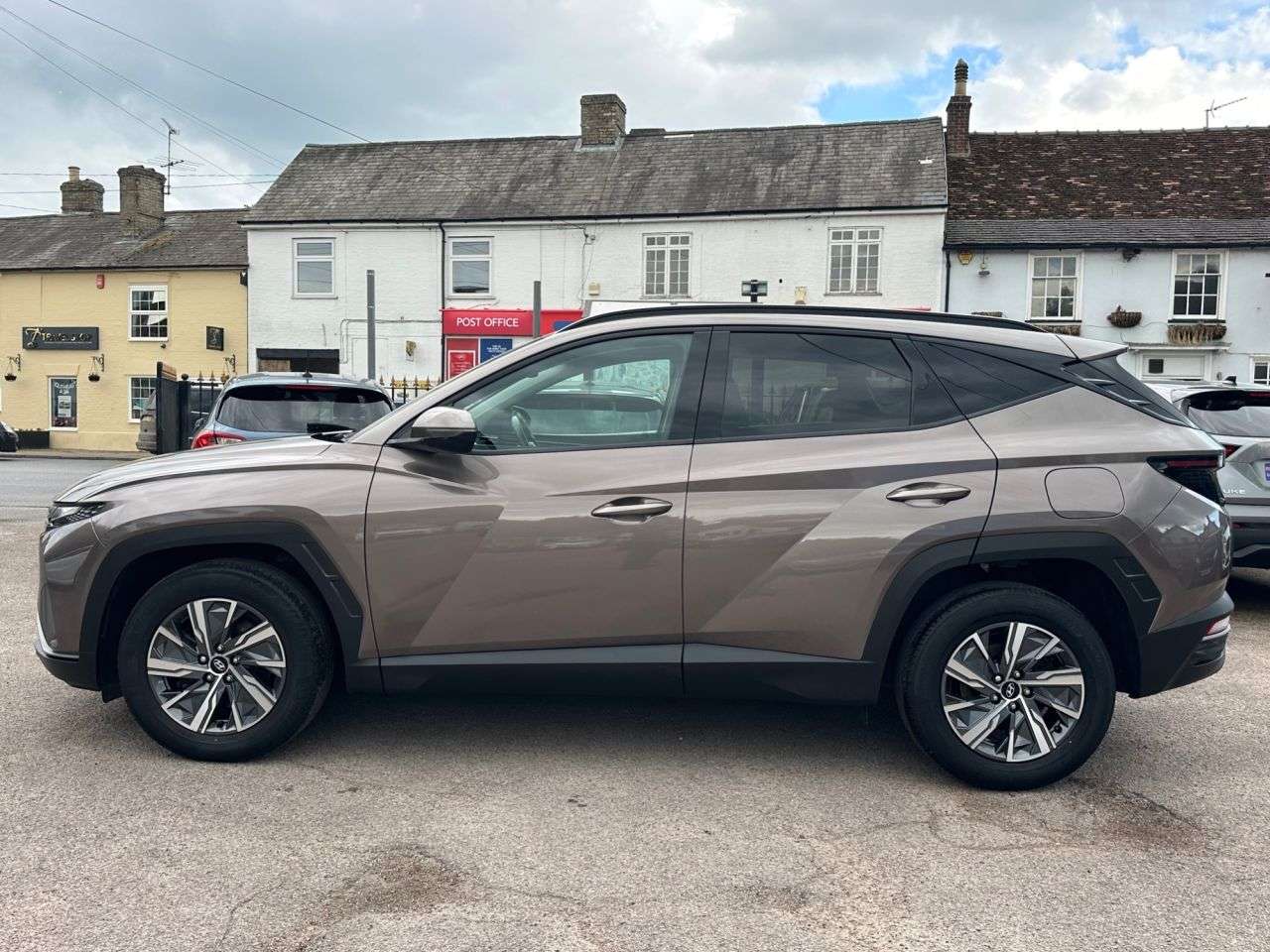 A 2023 HYUNDAI TUCSON 1.6 T-GDi SE CONNECT SUV 5dr PETROL MANUAL EURO 6 (s/s) (150 ps) A 2023 HYUNDAI TUCSON 1.6 T-GDi SE CONNECT SUV 5dr PETROL MANUAL EURO 6 (s/s) (150 ps)