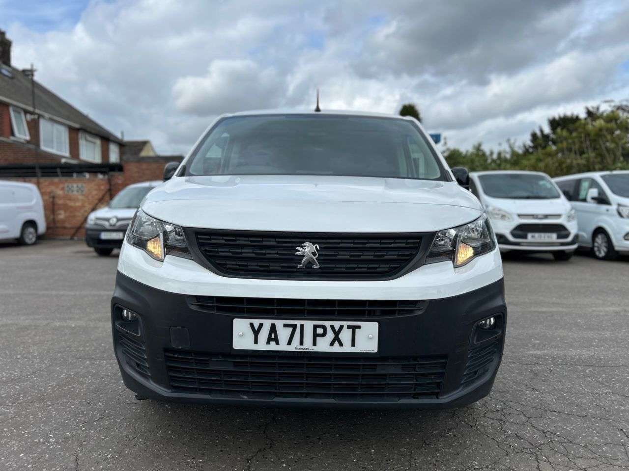 A 2022 PEUGEOT PARTNER 1.5BlueHDi 950 PROFESSIONAL PREMIUM LONG P/V 6dr LWB FINE EXAMPLE, 2 SERVIC A 2022 PEUGEOT PARTNER 1.5BlueHDi 950 PROFESSIONAL PREMIUM LONG P/V 6dr LWB FINE EXAMPLE, 2 SERVIC