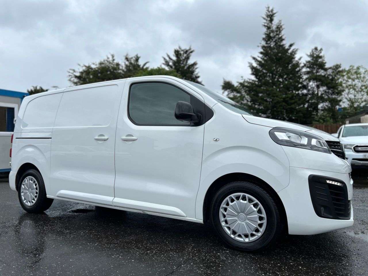 A 2021 VAUXHALL VIVARO 1.5D Turbo 2700 SPORTIVE P/V 6dr L1H1 FINE EXAMPLE, 2 SERVICES A 2021 VAUXHALL VIVARO 1.5D Turbo 2700 SPORTIVE P/V 6dr L1H1 FINE EXAMPLE, 2 SERVICES