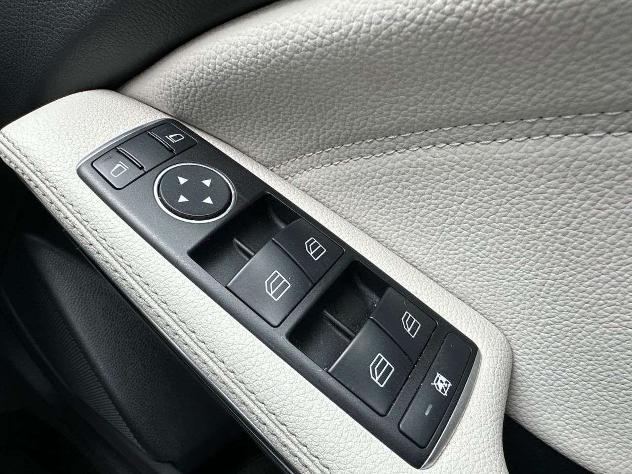 2016 MERCEDES-BENZ A-CLASS 2016 MERCEDES-BENZ A-CLASS
