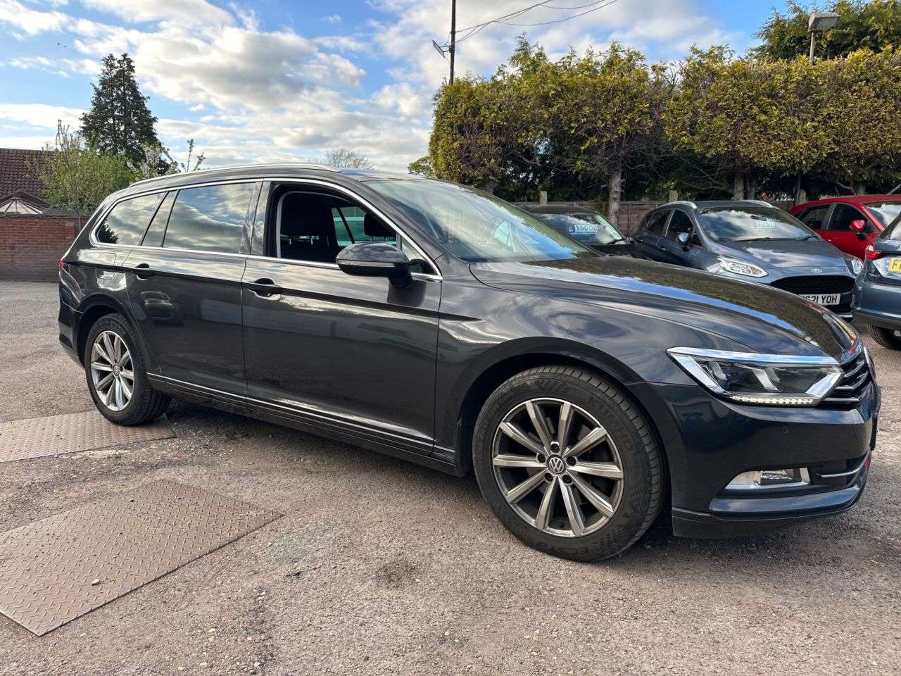 A 2019 VOLKSWAGEN PASSAT 2.0 TDI SE BUSINESS ESTATE 5dr DIESEL MANUAL EURO 6 (s/s) (150 ps) A 2019 VOLKSWAGEN PASSAT 2.0 TDI SE BUSINESS ESTATE 5dr DIESEL MANUAL EURO 6 (s/s) (150 ps)