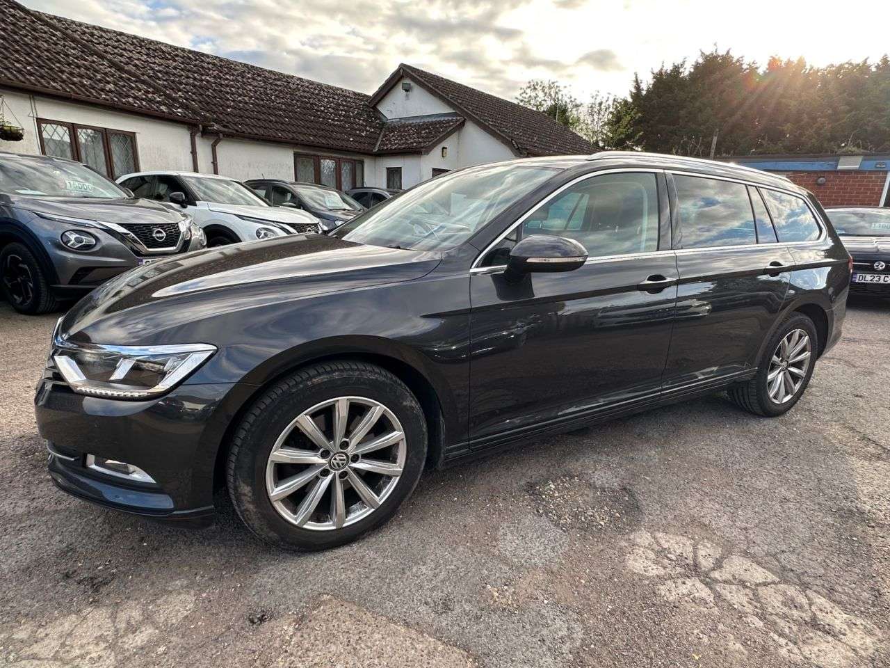A 2019 VOLKSWAGEN PASSAT 2.0 TDI SE BUSINESS ESTATE 5dr DIESEL MANUAL EURO 6 (s/s) (150 ps) A 2019 VOLKSWAGEN PASSAT 2.0 TDI SE BUSINESS ESTATE 5dr DIESEL MANUAL EURO 6 (s/s) (150 ps)