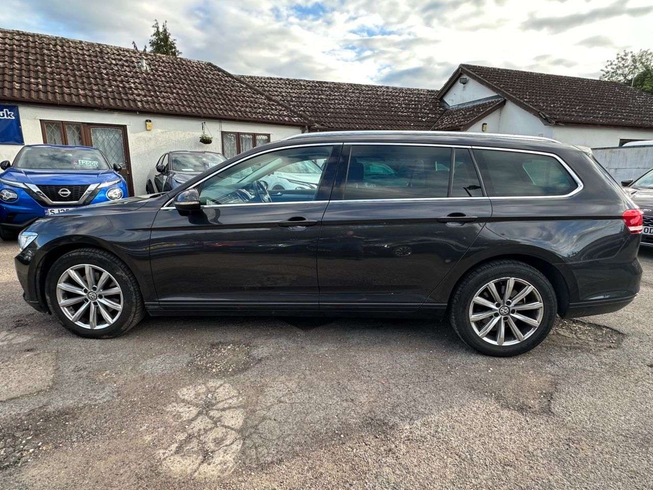 A 2019 VOLKSWAGEN PASSAT 2.0 TDI SE BUSINESS ESTATE 5dr DIESEL MANUAL EURO 6 (s/s) (150 ps) A 2019 VOLKSWAGEN PASSAT 2.0 TDI SE BUSINESS ESTATE 5dr DIESEL MANUAL EURO 6 (s/s) (150 ps)