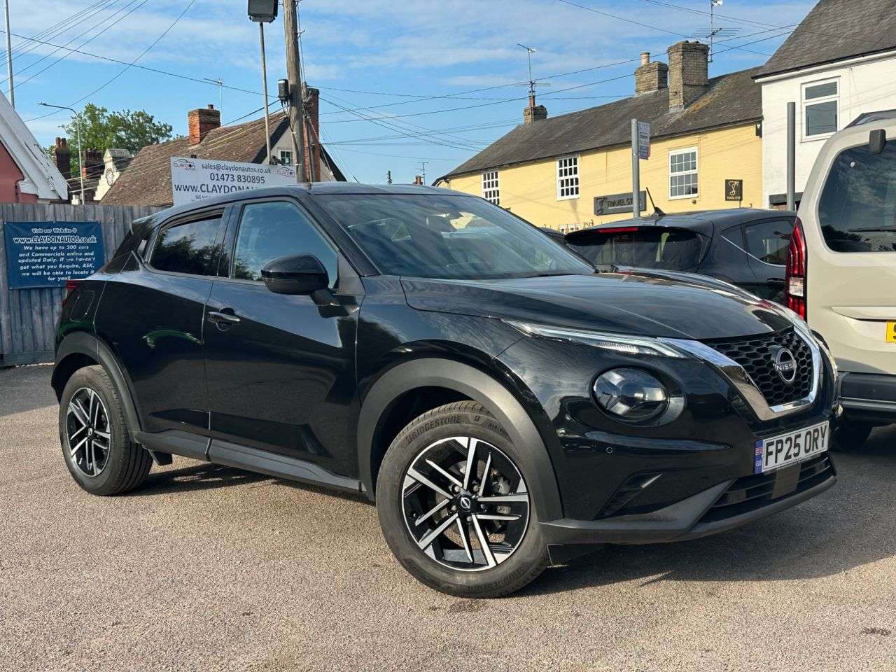 A 2025 NISSAN JUKE 1.0 DIG-T N-CONNECTA SUV 5dr PETROL MANUAL EURO 6 (s/s) (114 ps) A 2025 NISSAN JUKE 1.0 DIG-T N-CONNECTA SUV 5dr PETROL MANUAL EURO 6 (s/s) (114 ps)