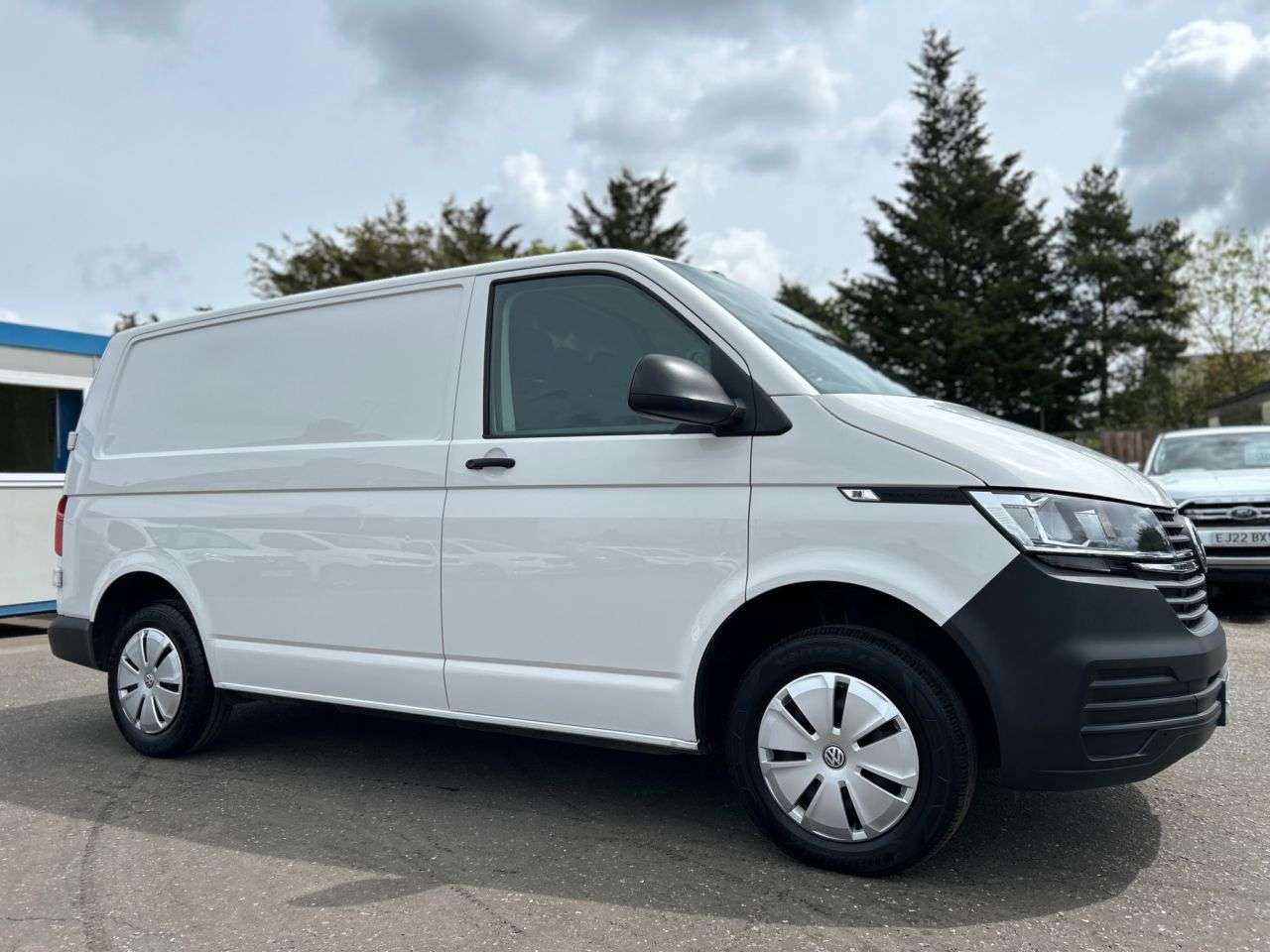 A 2023 VOLKSWAGEN TRANSPORTER 2.0TDI T28 STARTLINE P/V 5dr FWD SWB ONE OWNER, SERVICE HISTORY A 2023 VOLKSWAGEN TRANSPORTER 2.0TDI T28 STARTLINE P/V 5dr FWD SWB ONE OWNER, SERVICE HISTORY