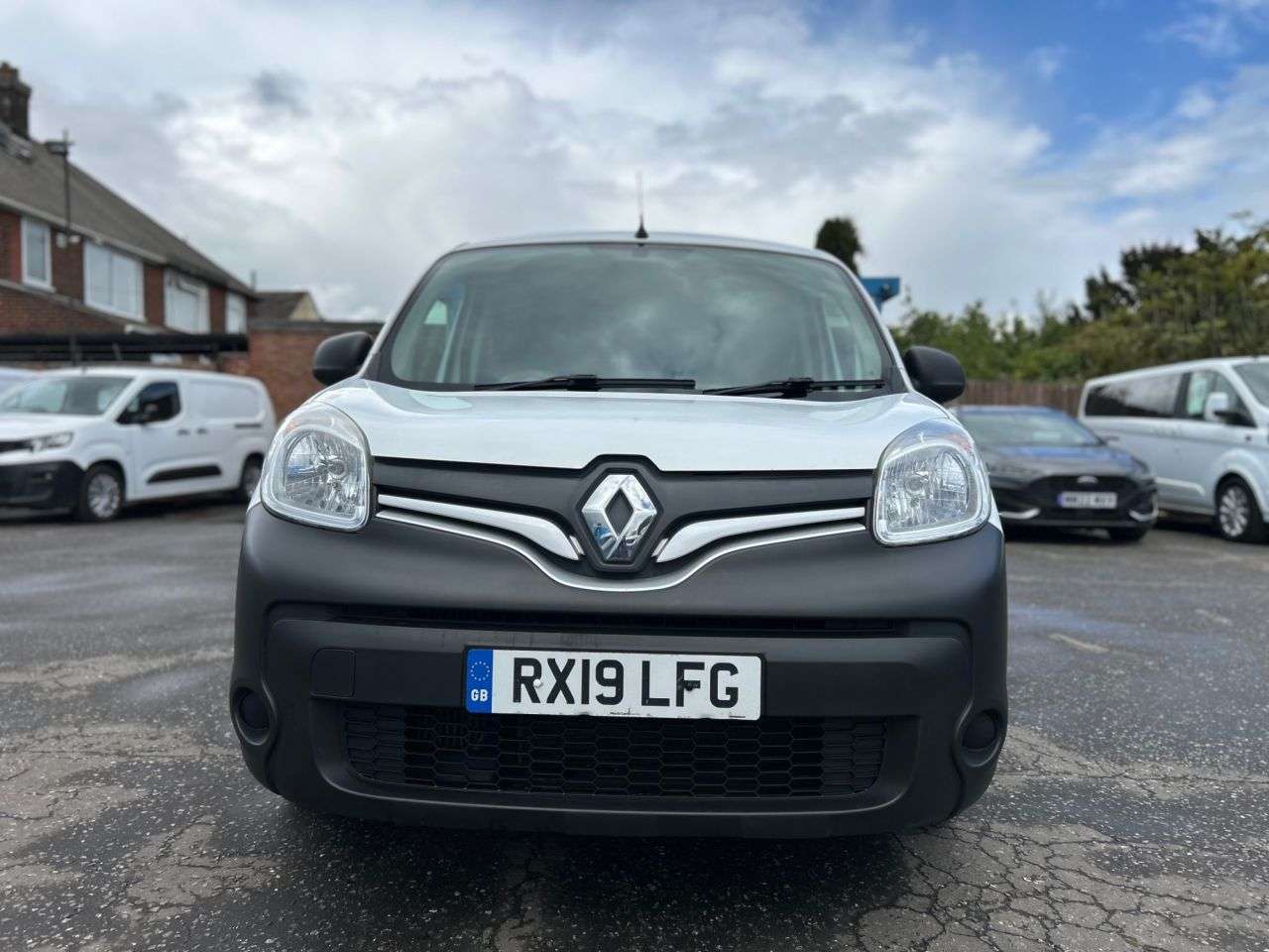 A 2019 RENAULT KANGOO MAXI 1.5dCi ENERGY LL21 BUSINESS P/V 6dr L2H1 ONE OWNER, 5 SERVICES A 2019 RENAULT KANGOO MAXI 1.5dCi ENERGY LL21 BUSINESS P/V 6dr L2H1 ONE OWNER, 5 SERVICES