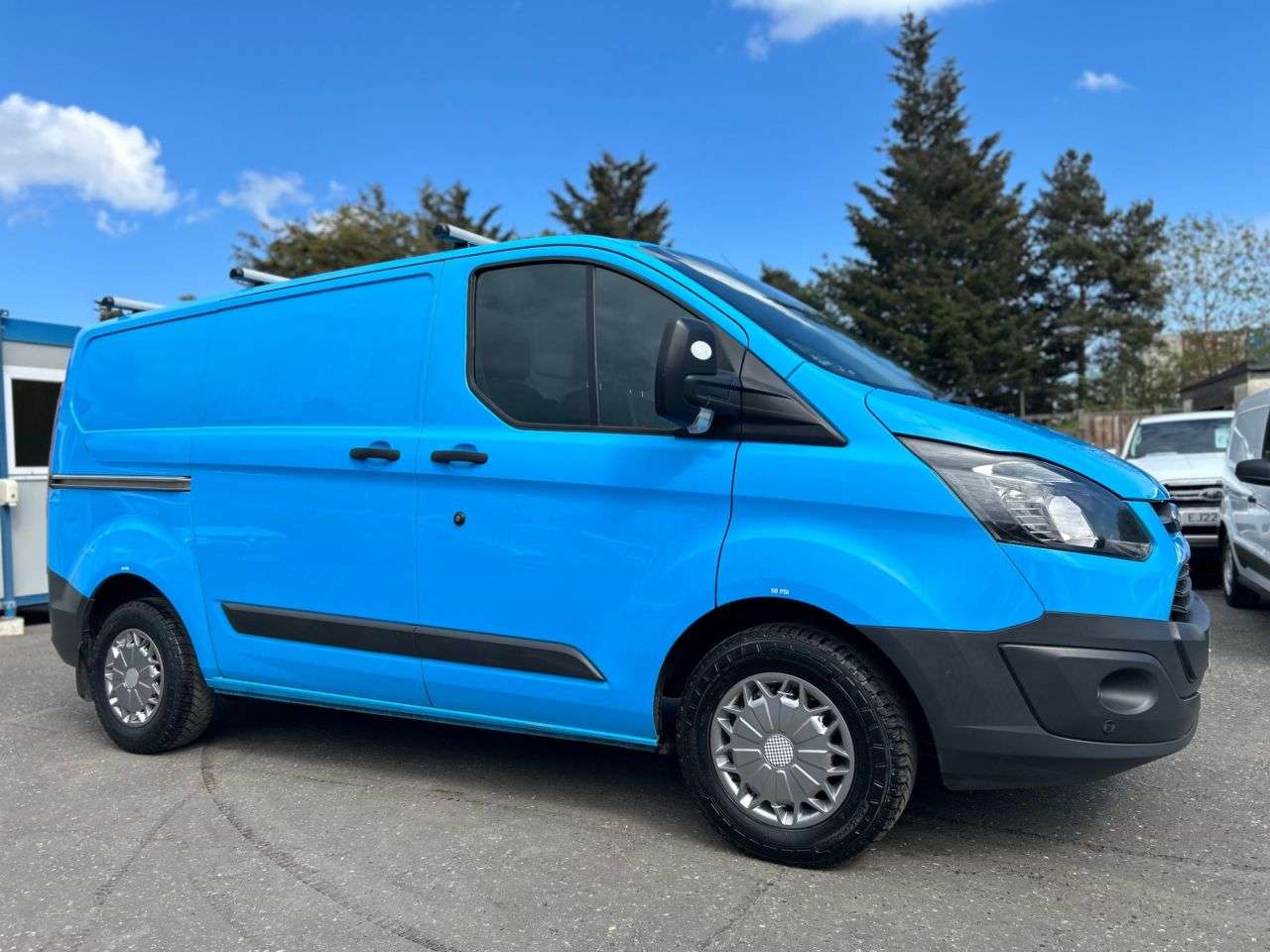 A 2017 FORD TRANSIT CUSTOM 2.0TDCi 310 BASE P/V 6dr L1H1 *NO VAT* 7 SERVICES *NO VAT* EX BRITISH GAS V A 2017 FORD TRANSIT CUSTOM 2.0TDCi 310 BASE P/V 6dr L1H1 *NO VAT* 7 SERVICES *NO VAT* EX BRITISH GAS V